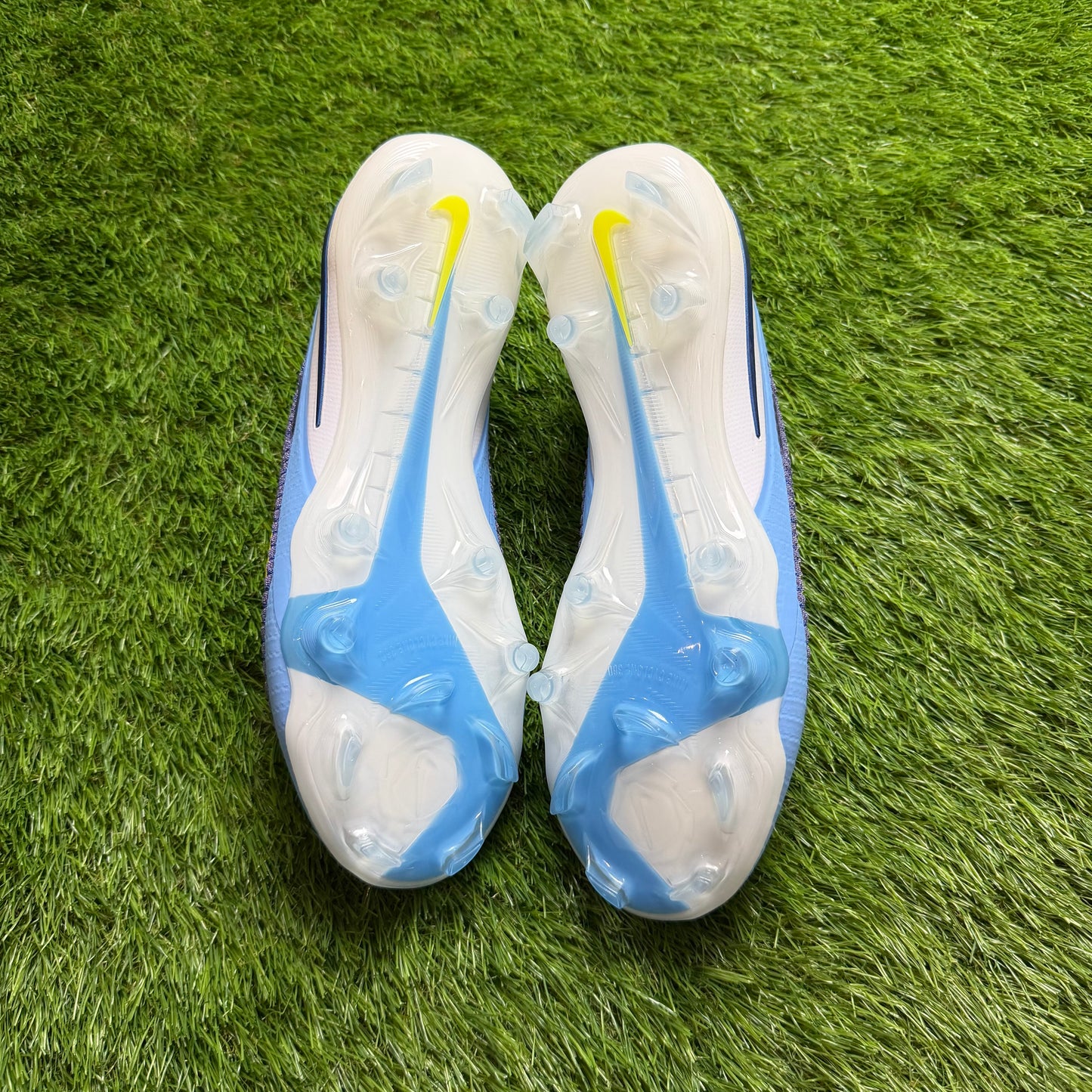 Phantom 6 Low Elite FG EUR39 24.5CM pre-owned