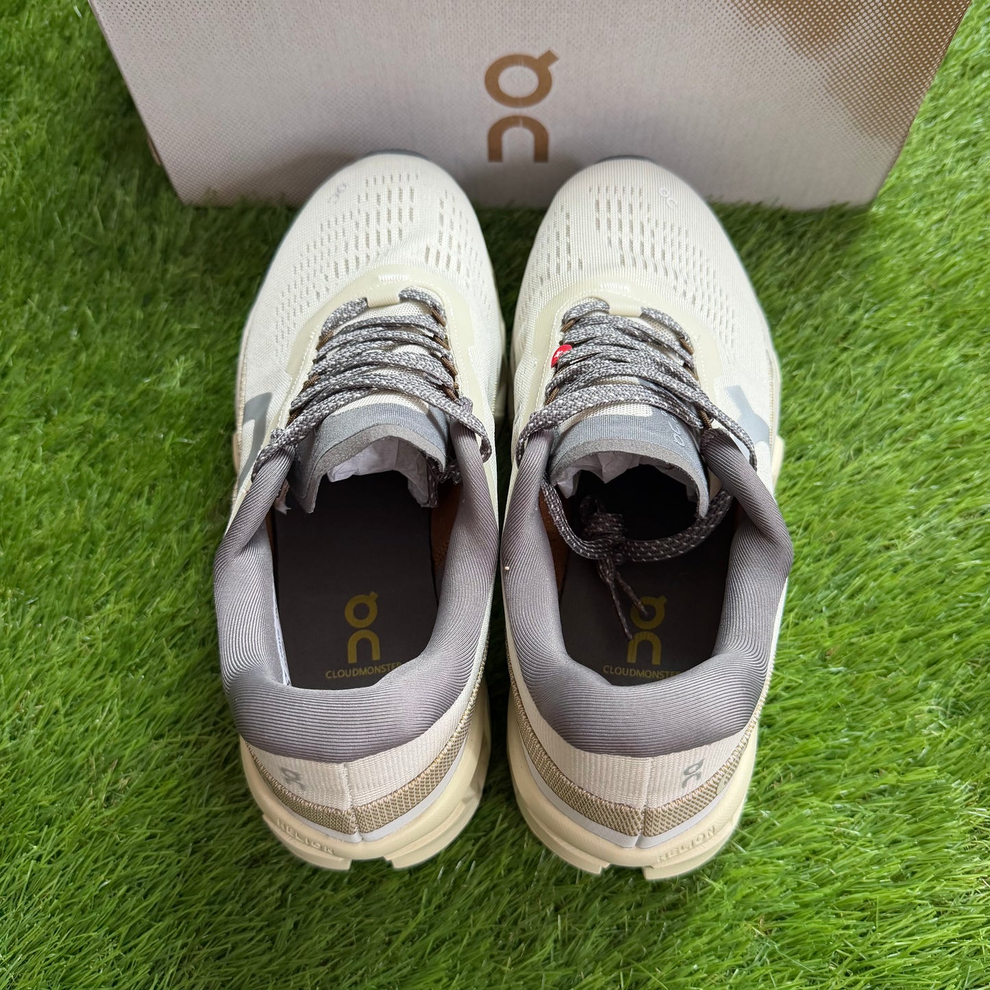 ON Running Cloudmonster 2 Cream Ice | EU41 26CM | Jak nowe | Outlet / Pre-owned