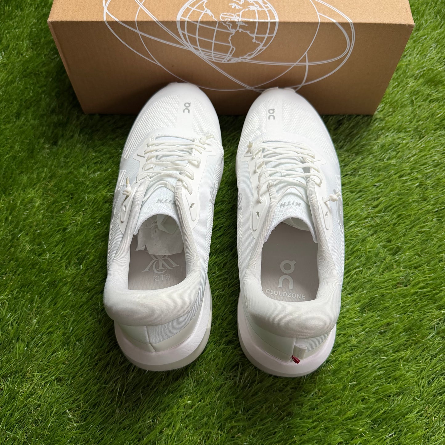 ON Running Cloudzone KITH White Ice | EU37 23CM | Jak nowe | Outlet / Pre-owned