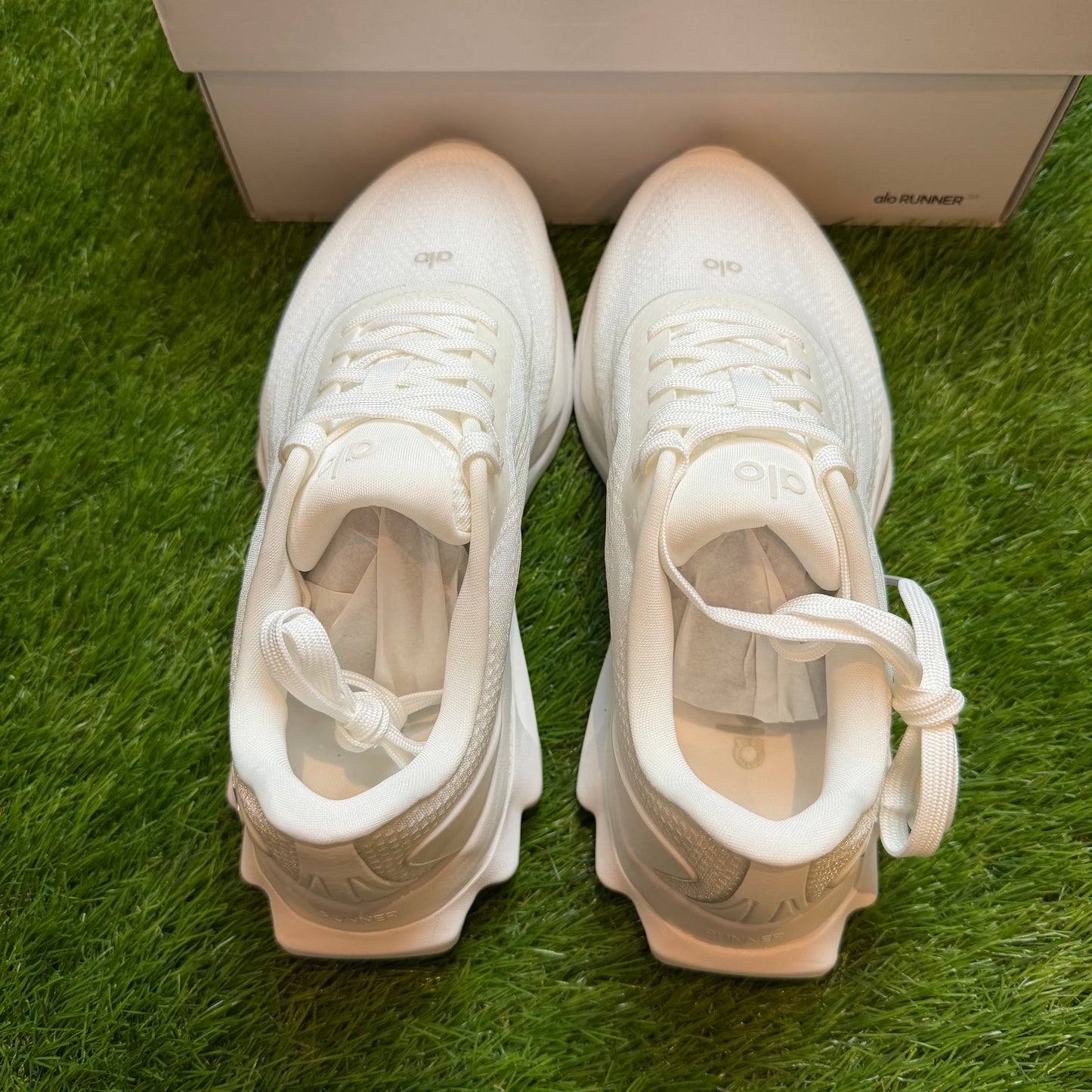 ALO Runner White | EU39 24.5CM | Jak nowe | Outlet / Pre-owned