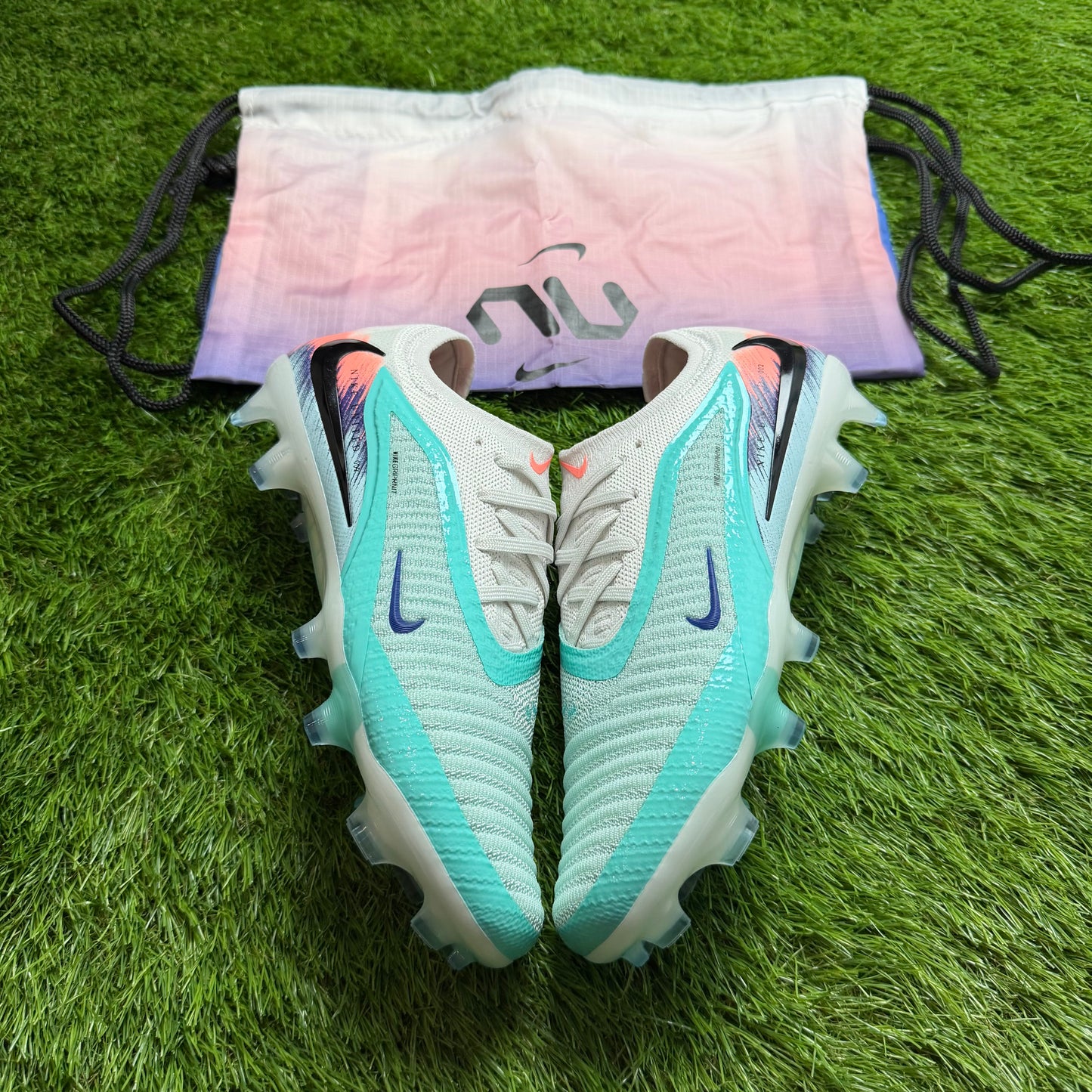 Kopačky Phantom 6 Low Elite FG UNITED EUR43 27,5CM použité