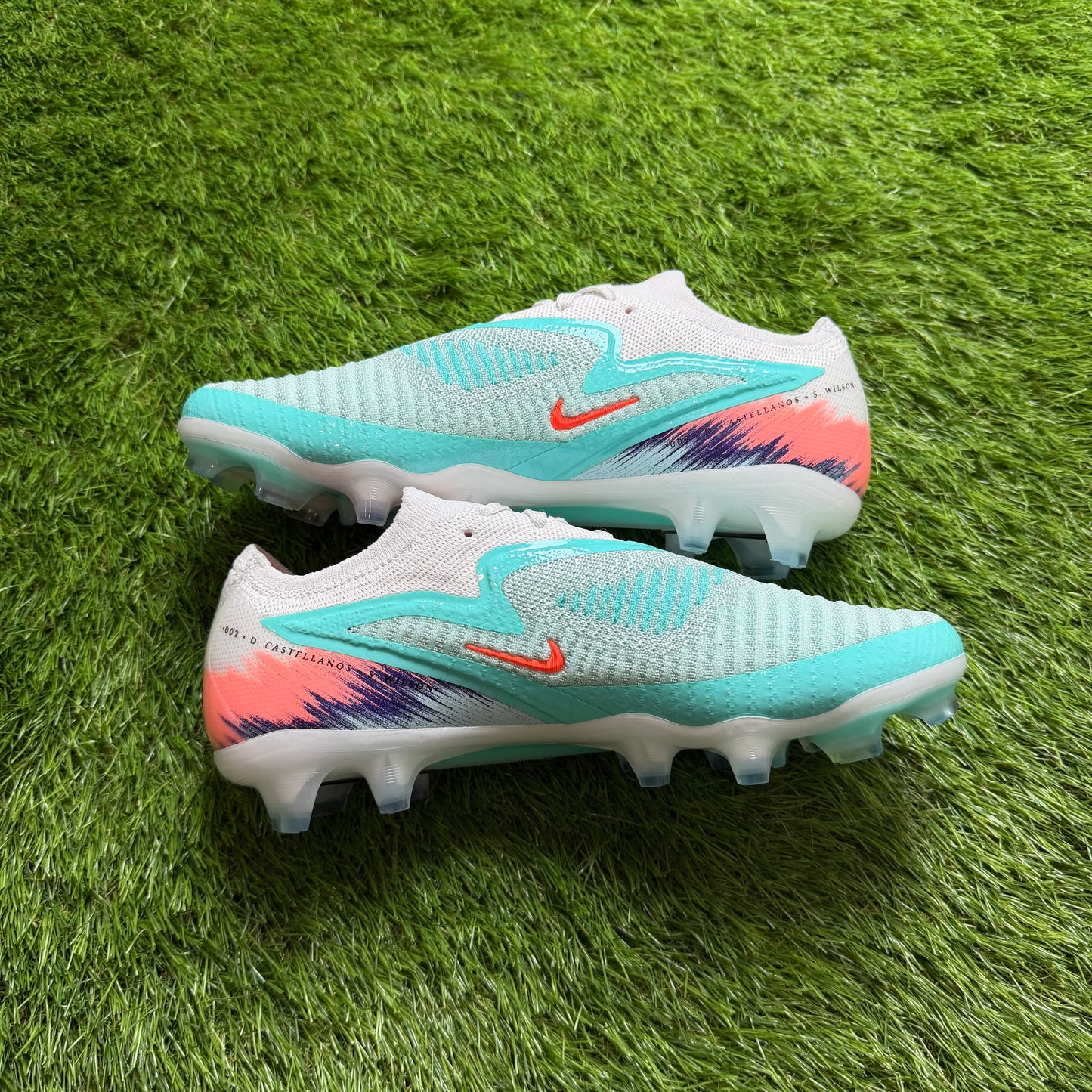 Kopačky Phantom 6 Low Elite FG UNITED EUR43 27,5CM použité