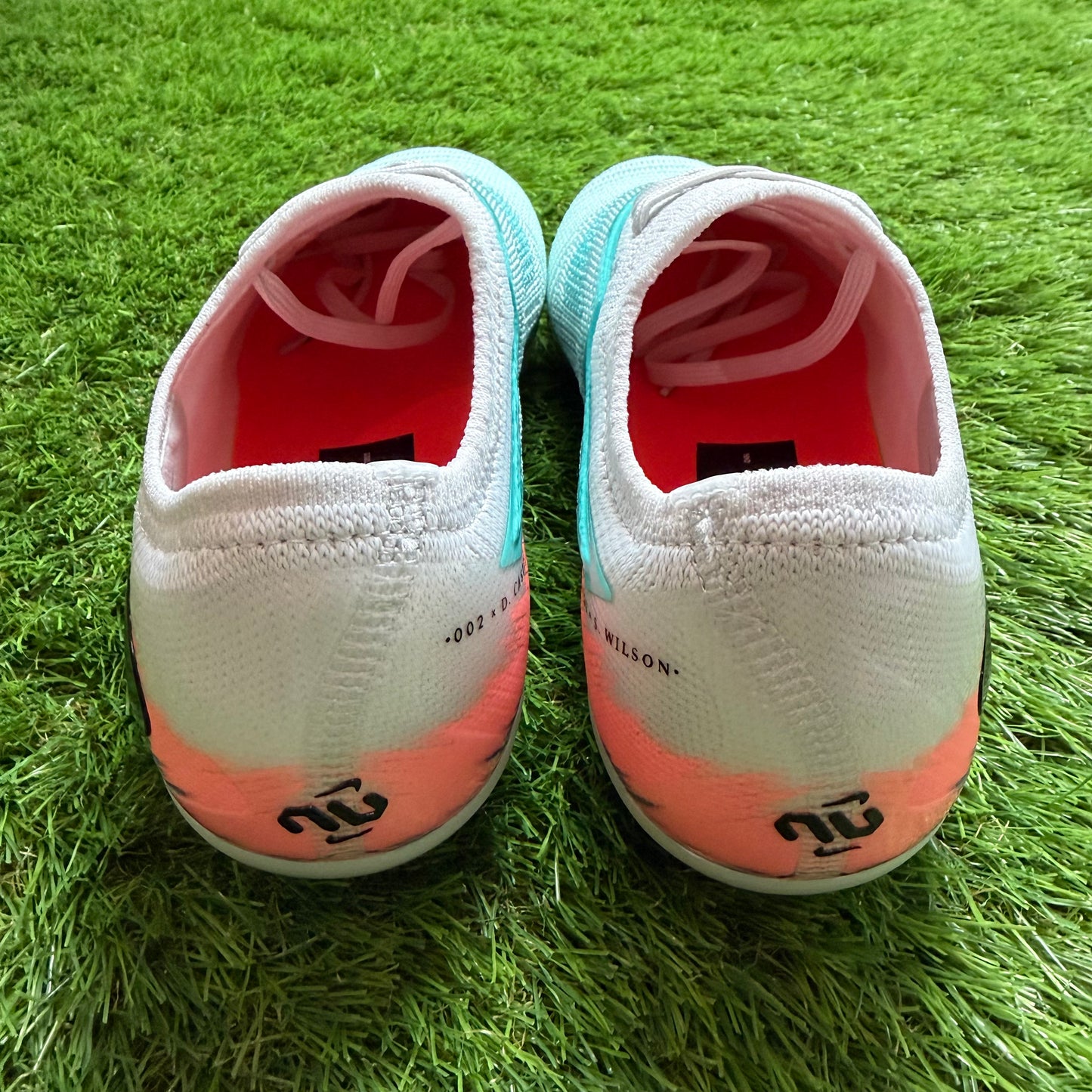 Kopačky Phantom 6 Low Elite FG UNITED EUR43 27,5CM použité