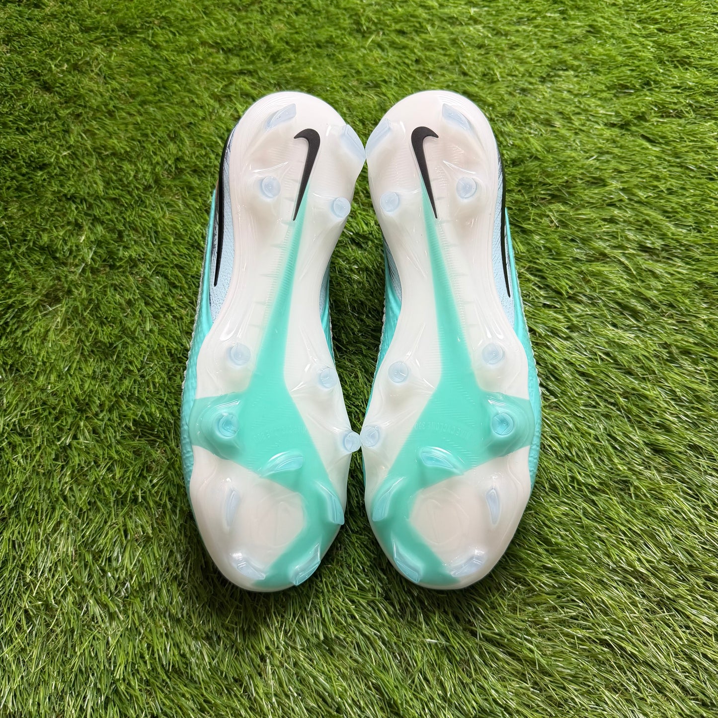 Kopačky Phantom 6 Low Elite FG UNITED EUR43 27,5CM použité