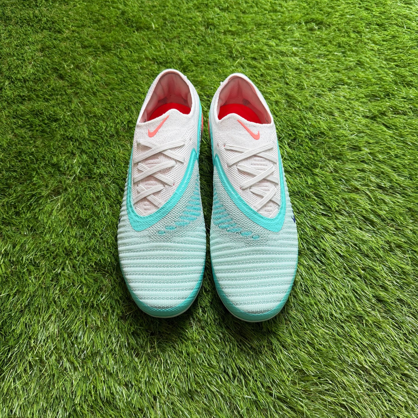 Kopačky Phantom 6 Low Elite FG UNITED EUR43 27,5CM použité