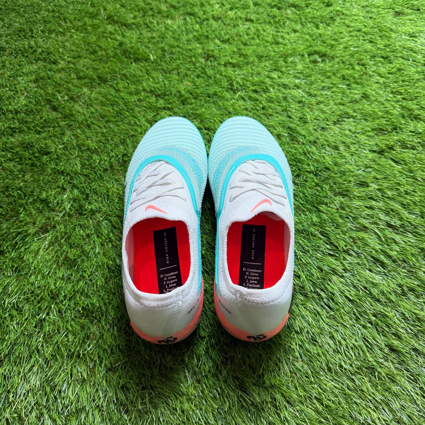 Kopačky Phantom 6 Low Elite FG UNITED EUR43 27,5CM použité