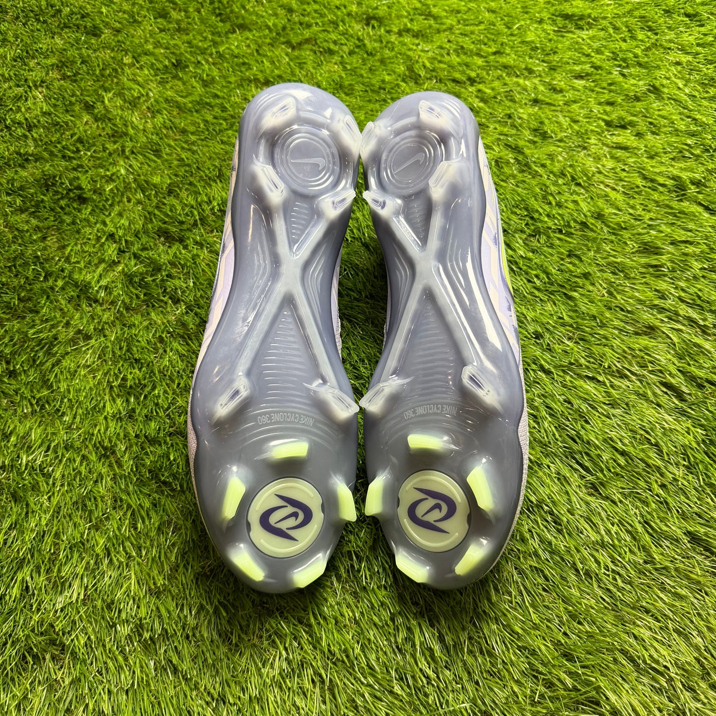 Phantom GX 2 Elite FG UNITED-PURPLE EUR45 29CM pre-owned