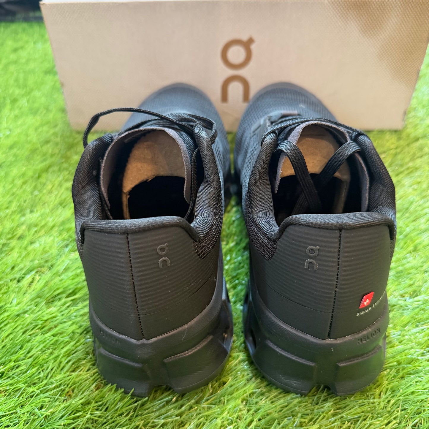 ON Running Cloudmonster Void All Black | EU37 23CM | Jak nowe | Outlet / Pre-owned