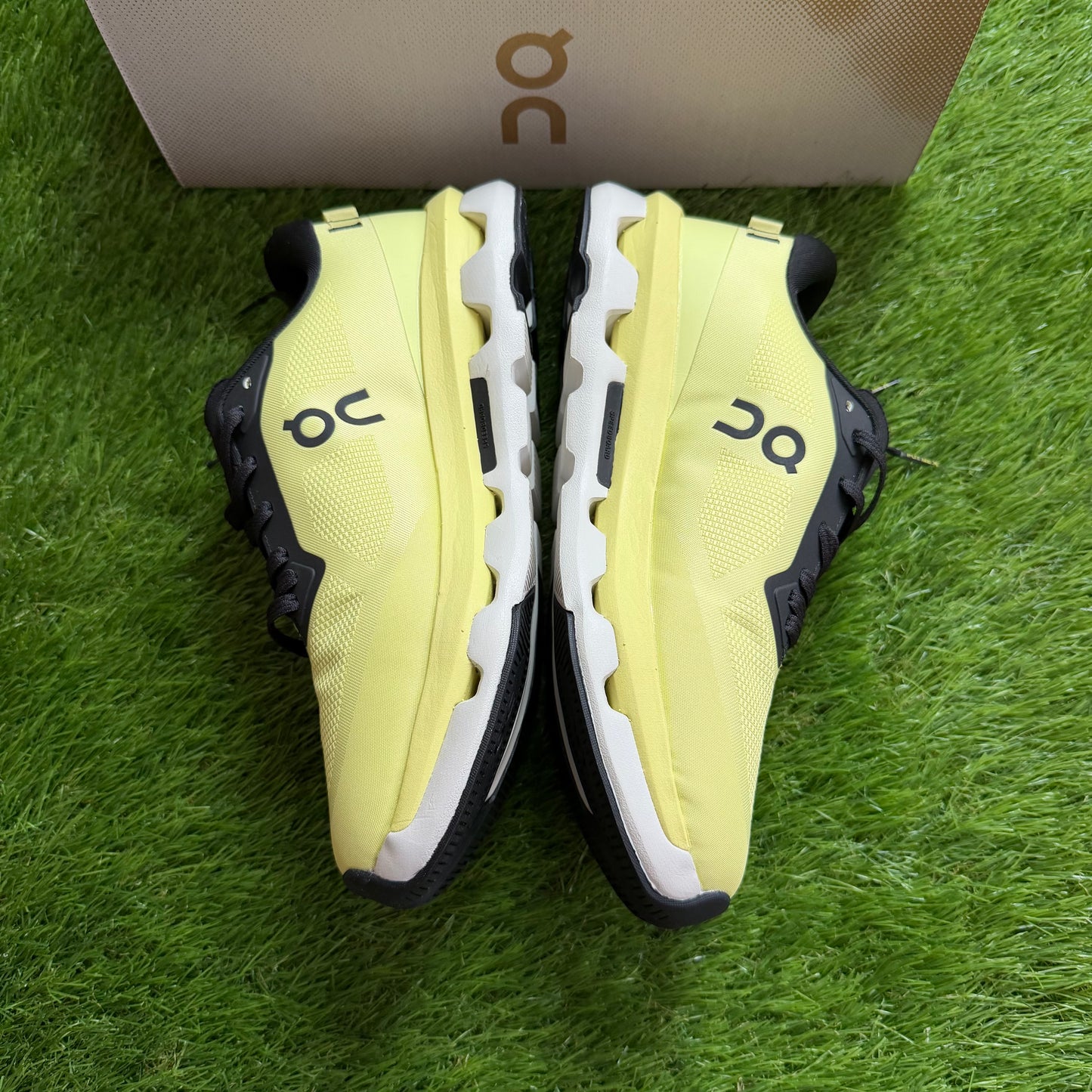 ON Running Cloudzone Limelight Black | EU40.5 25.5CM | Jak nowe | Outlet / Pre-owned
