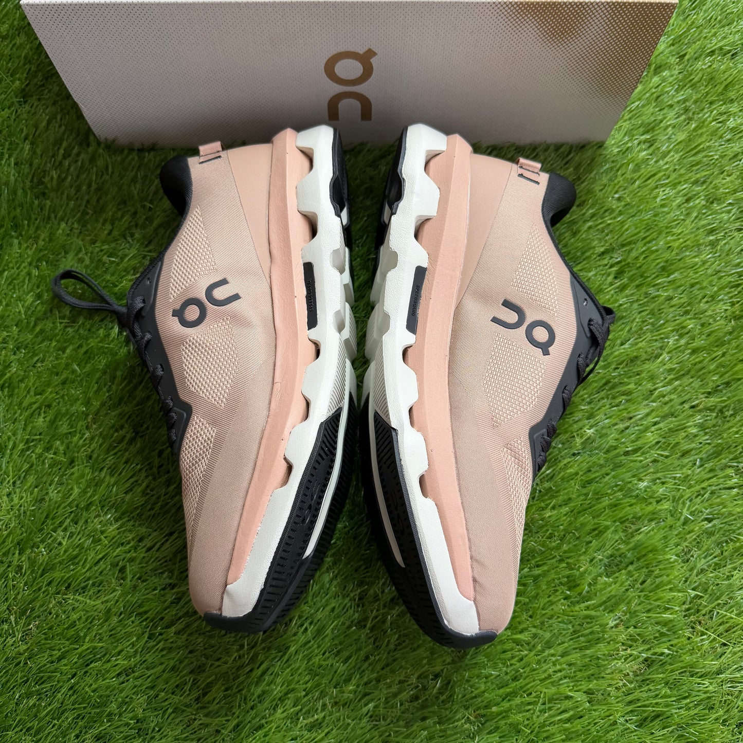 ON Running Cloudzone Rosebrown Black | EU40.5 25.5CM | Jak nowe | Outlet / Pre-owned
