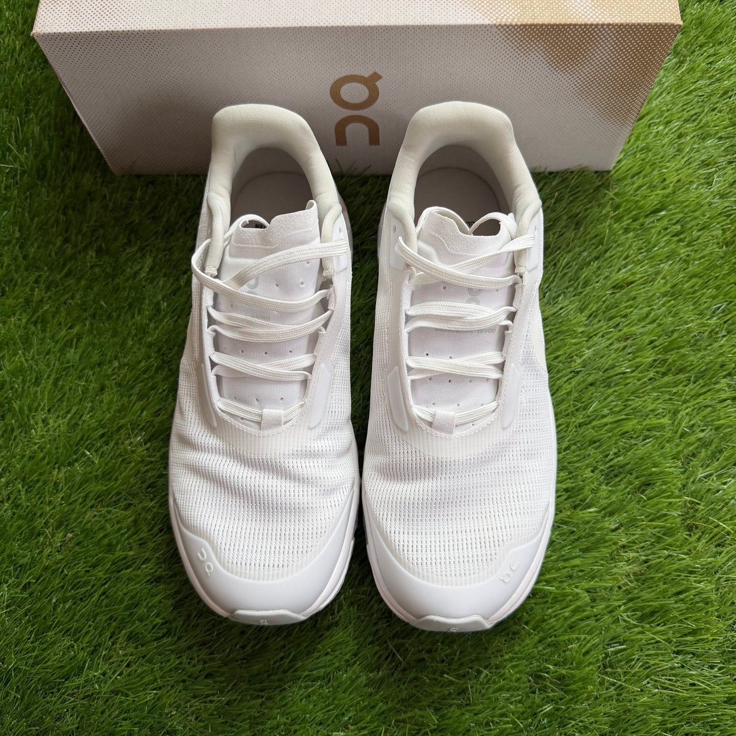 ON Running Cloudmonster Void All White | EU41 26CM | Jak nowe | Outlet / Pre-owned