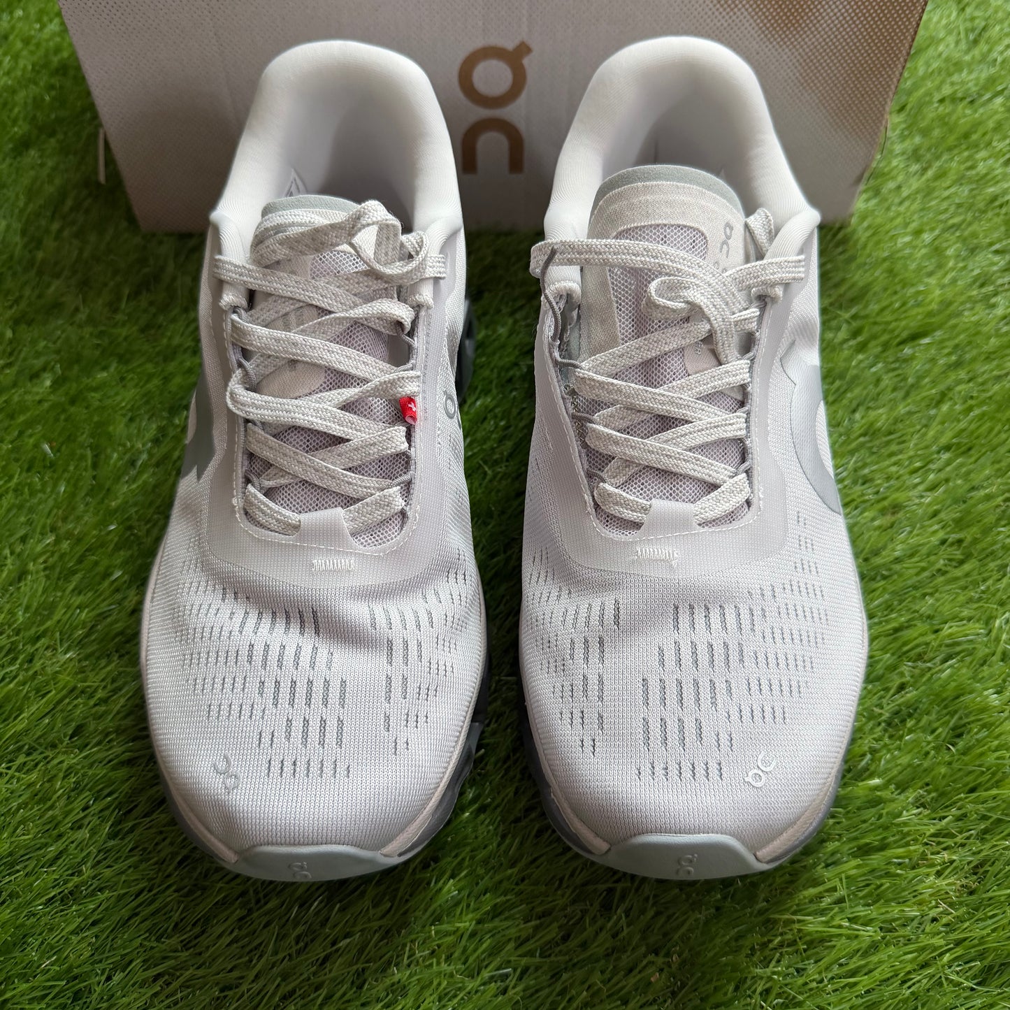 ON Running Cloudmonster 2 Frost Rock | EU41 26CM | Jak nowe | Outlet / Pre-owned