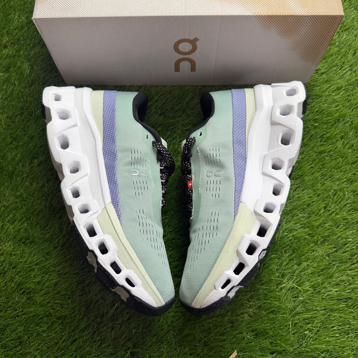 ON Running Cloudmonster 2 Mineral Aloe  | EU41 26CM | Jak nowe | Outlet / Pre-owned