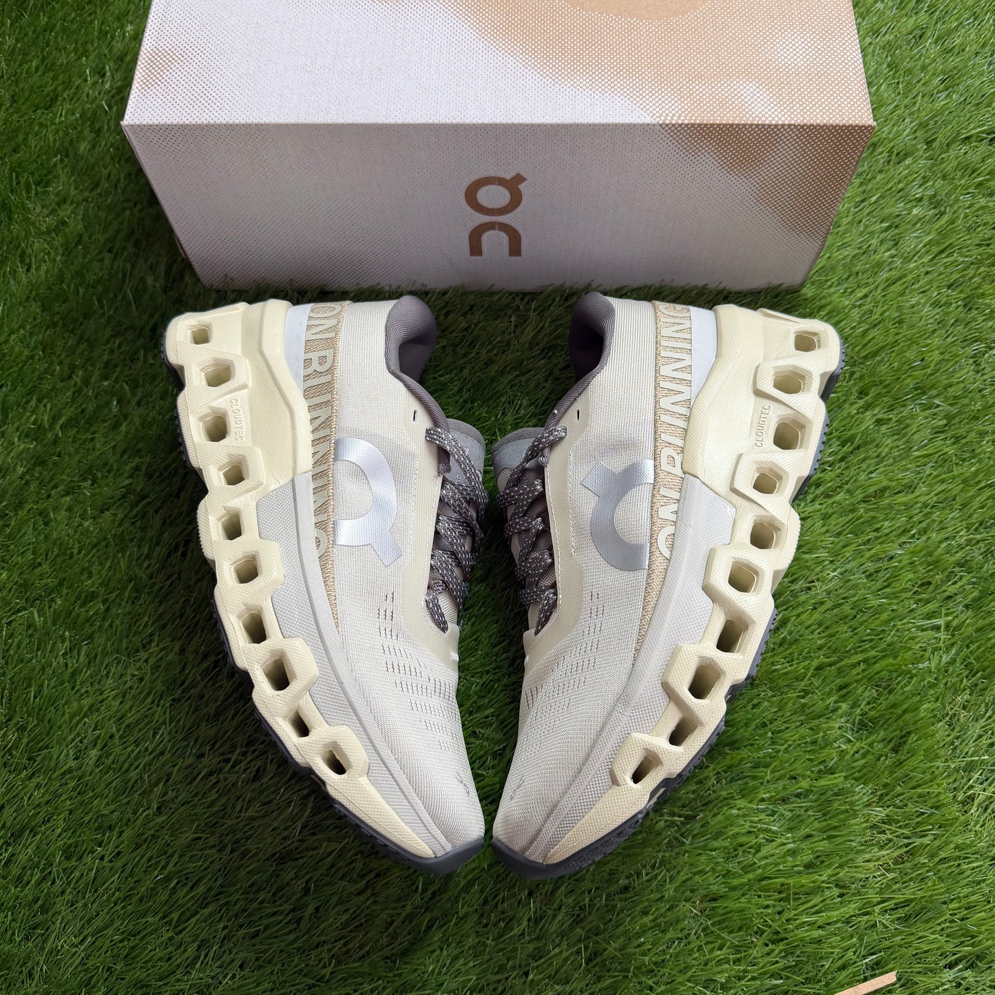 ON Running Cloudmonster 2 Cream Ice   | EU37 23CM | Jak nowe | Outlet / Pre-owned