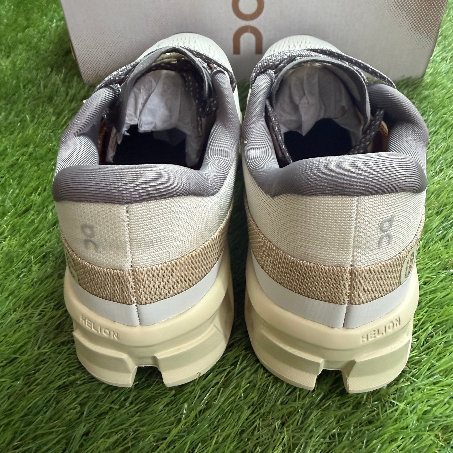 ON Running Cloudmonster 2 Cream Ice   | EU37 23CM | Jak nowe | Outlet / Pre-owned