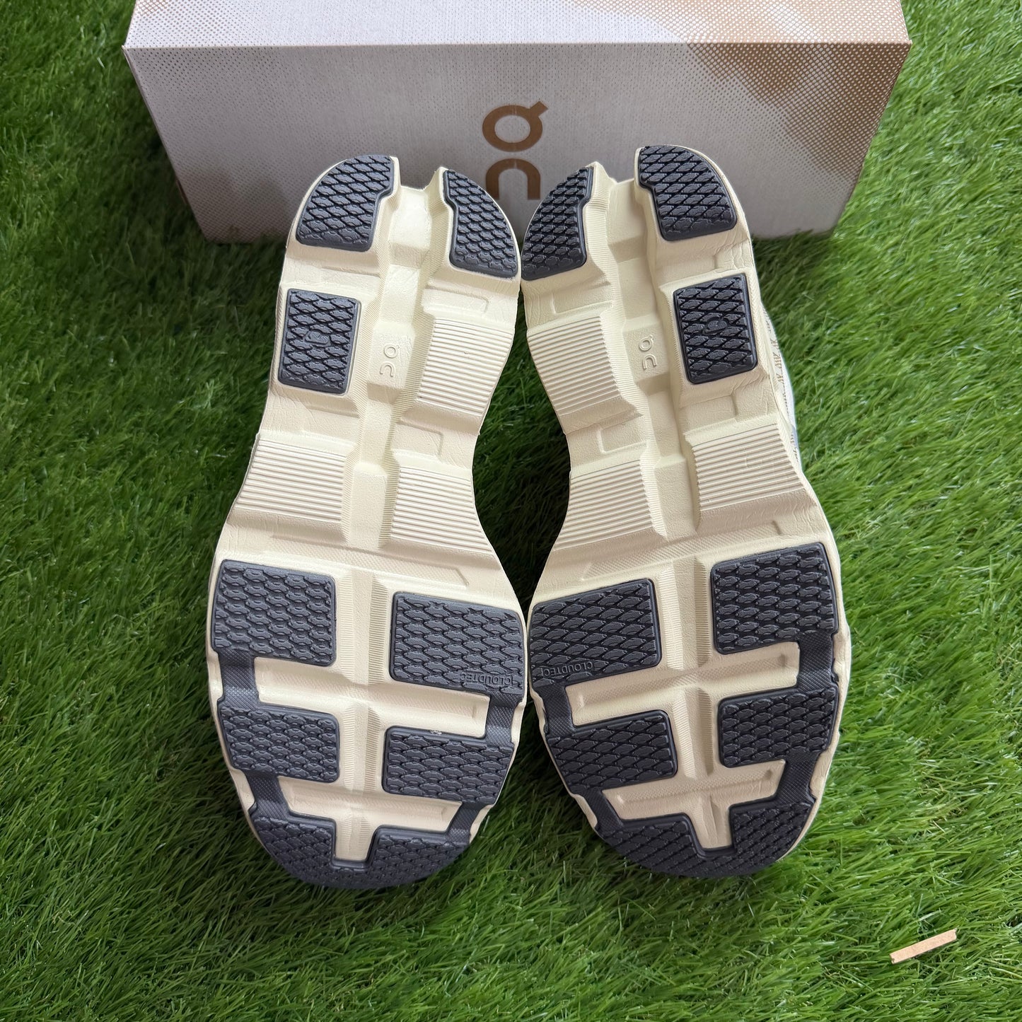 ON Running Cloudmonster 2 Cream Ice   | EU37 23CM | Jak nowe | Outlet / Pre-owned