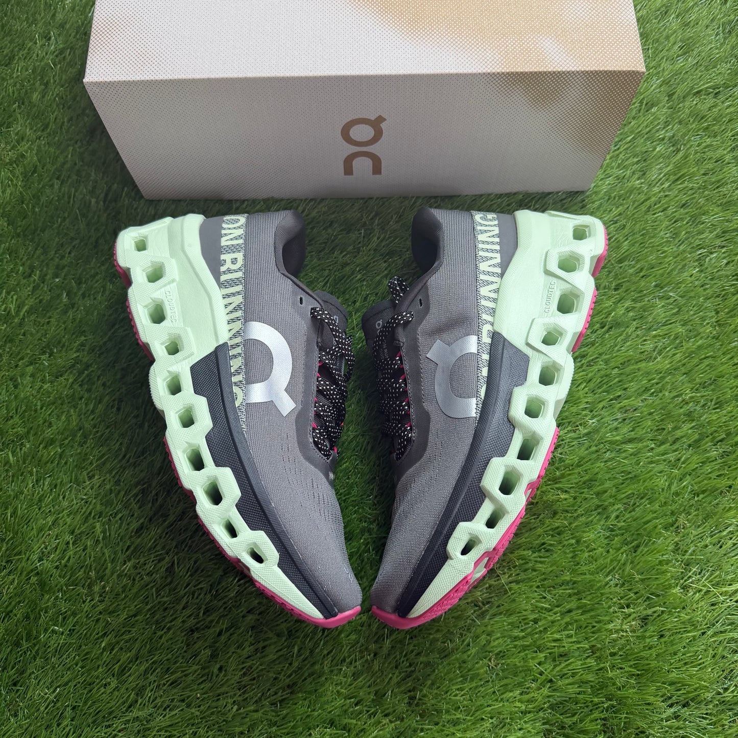 ON Running Cloudmonster 2 Asphalt Lima | EU41 26CM | Jak nowe | Outlet / Pre-owned