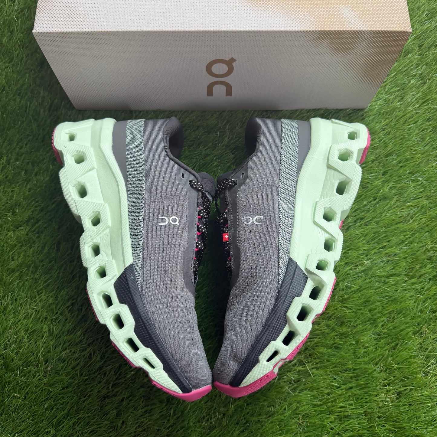 ON Running Cloudmonster 2 Asphalt Lima | EU41 26CM | Jak nowe | Outlet / Pre-owned