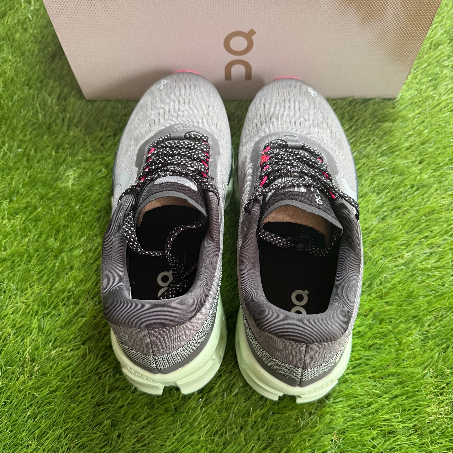 ON Running Cloudmonster 2 Asphalt Lima | EU41 26CM | Jak nowe | Outlet / Pre-owned