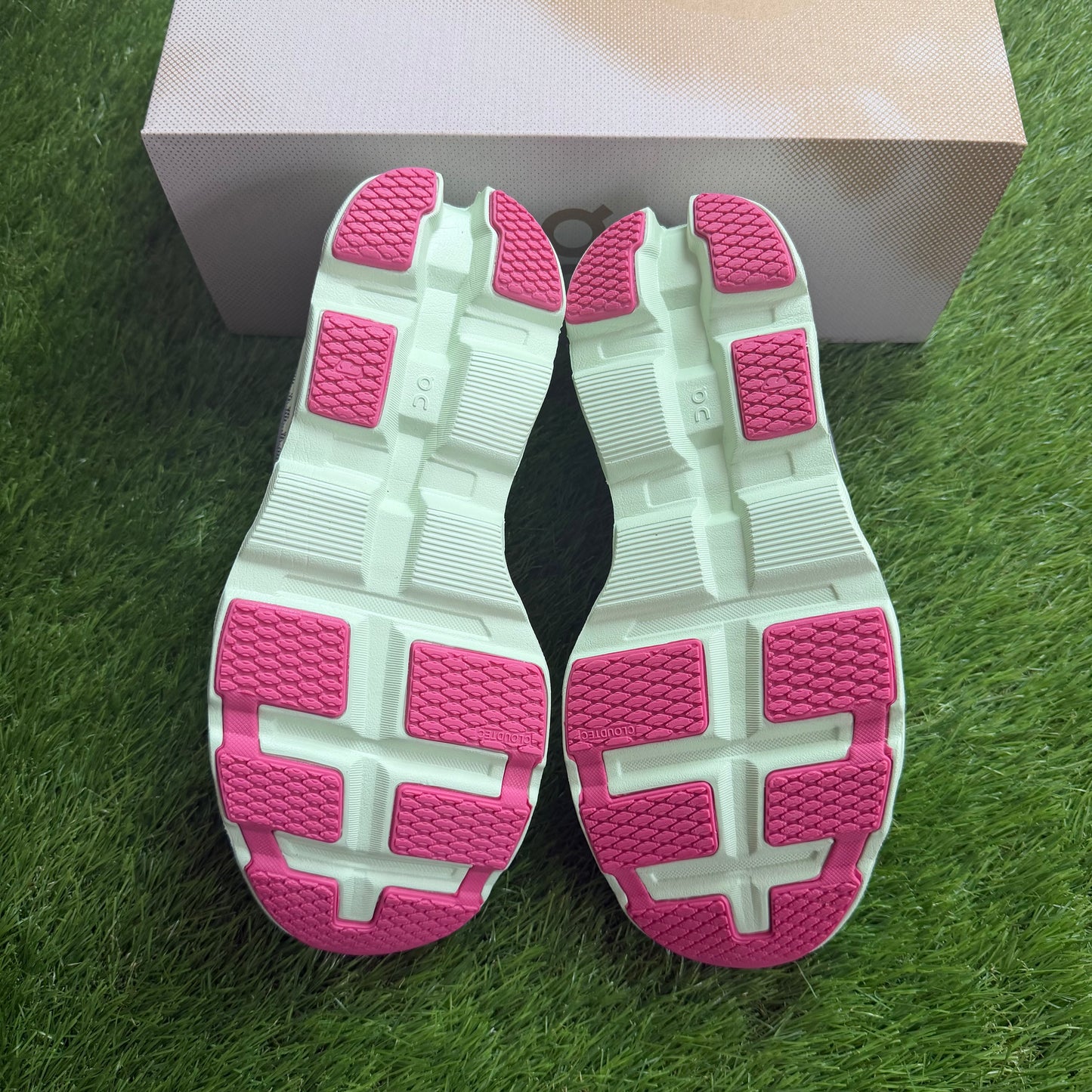 ON Running Cloudmonster 2 Asphalt Lima | EU41 26CM | Jak nowe | Outlet / Pre-owned