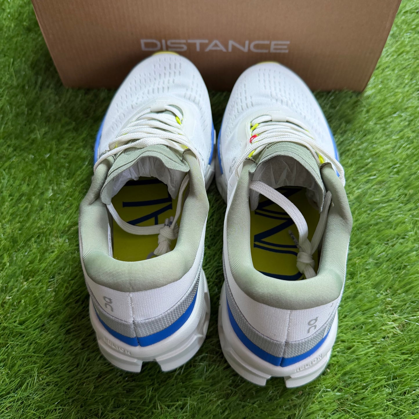 ON Running Cloudmonster 2 Distance White Lapis | EU40 25CM | Jak nowe | Outlet / Pre-owned