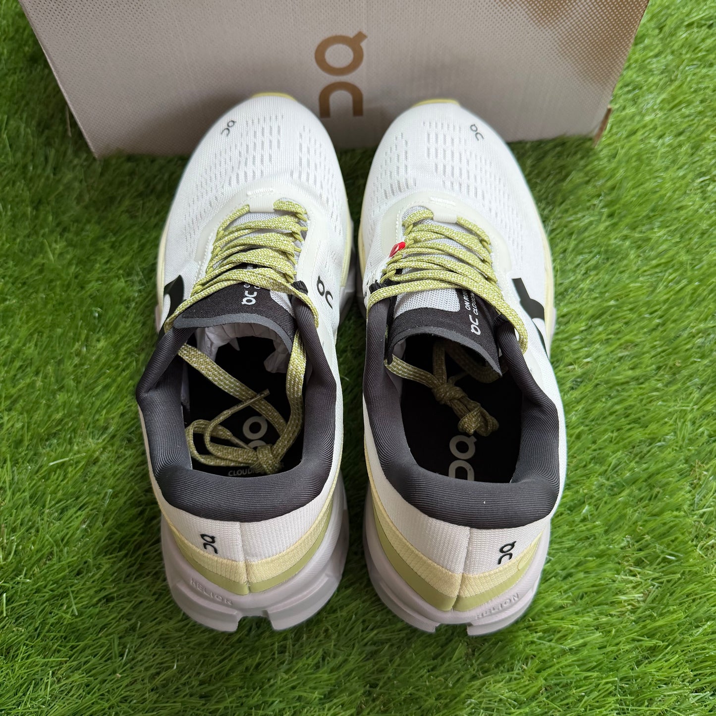 ON Running Cloudmonster 2 Undyed Zest | EU37 23CM | Jak nowe | Outlet / Pre-owned