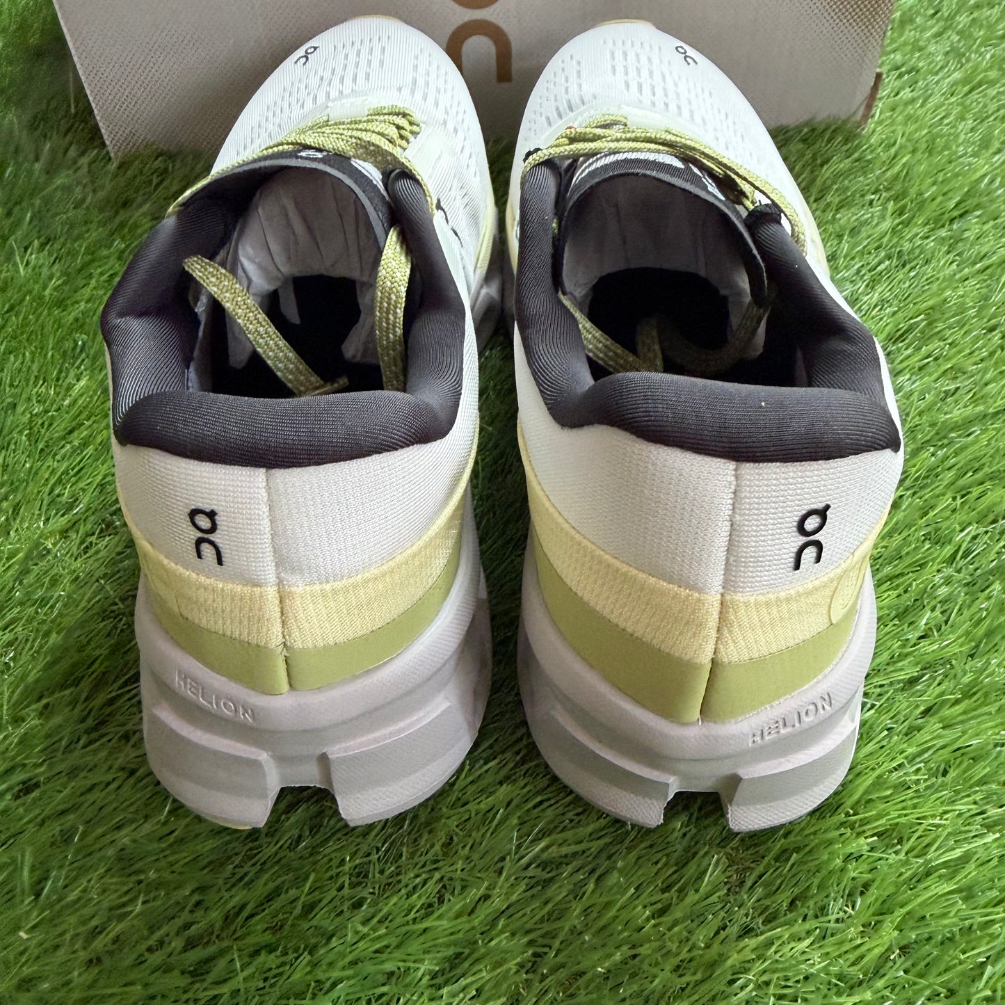 ON Running Cloudmonster 2 Undyed Zest | EU37 23CM | Jak nowe | Outlet / Pre-owned