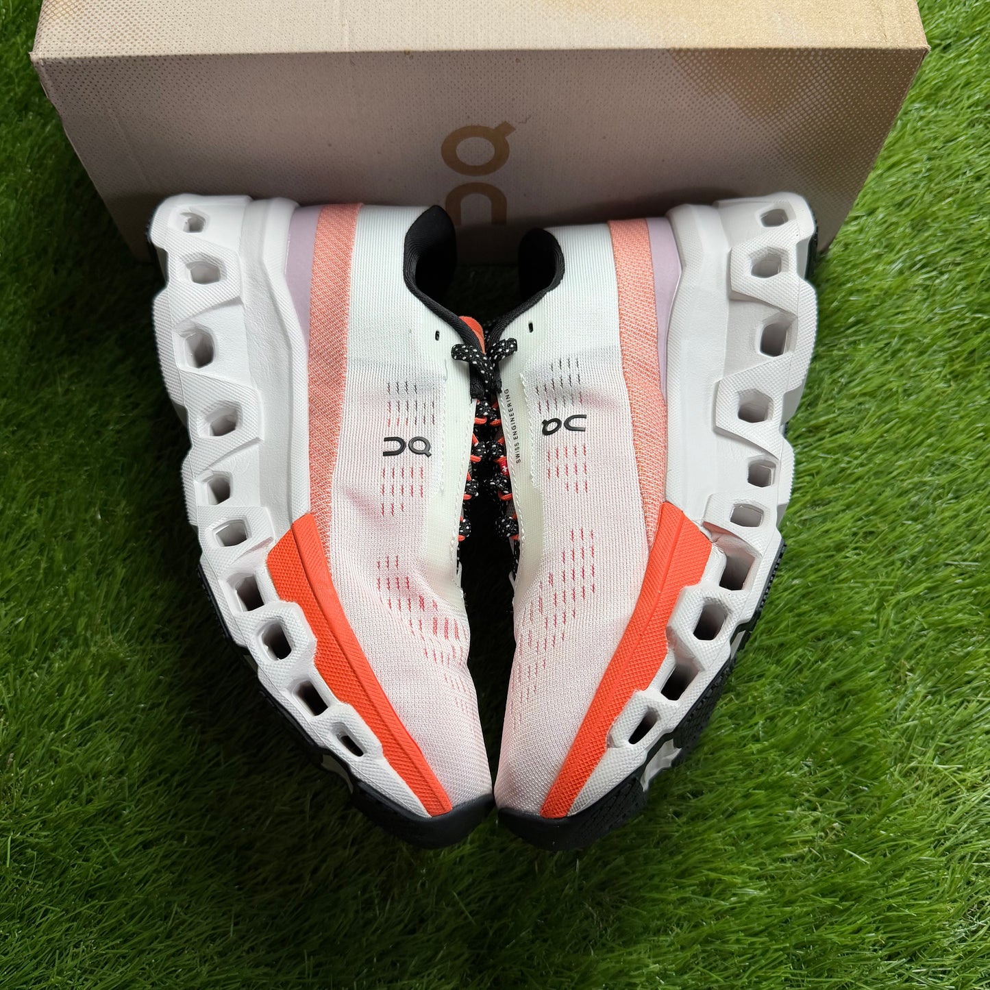 ON Running Cloudmonster 2 Undyed Flame  | EU37 23CM | Jak nowe | Outlet / Pre-owned