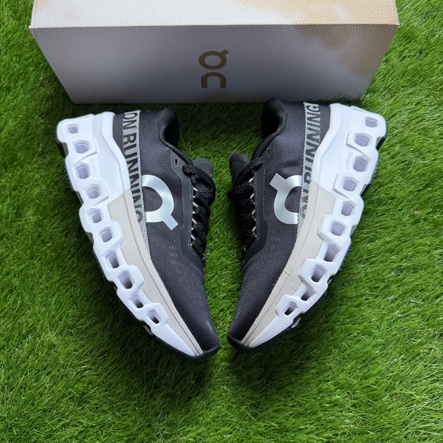 ON Running Cloudmonster 2 Black Frost | EU37 23CM | Jak nowe | Outlet / Pre-owned