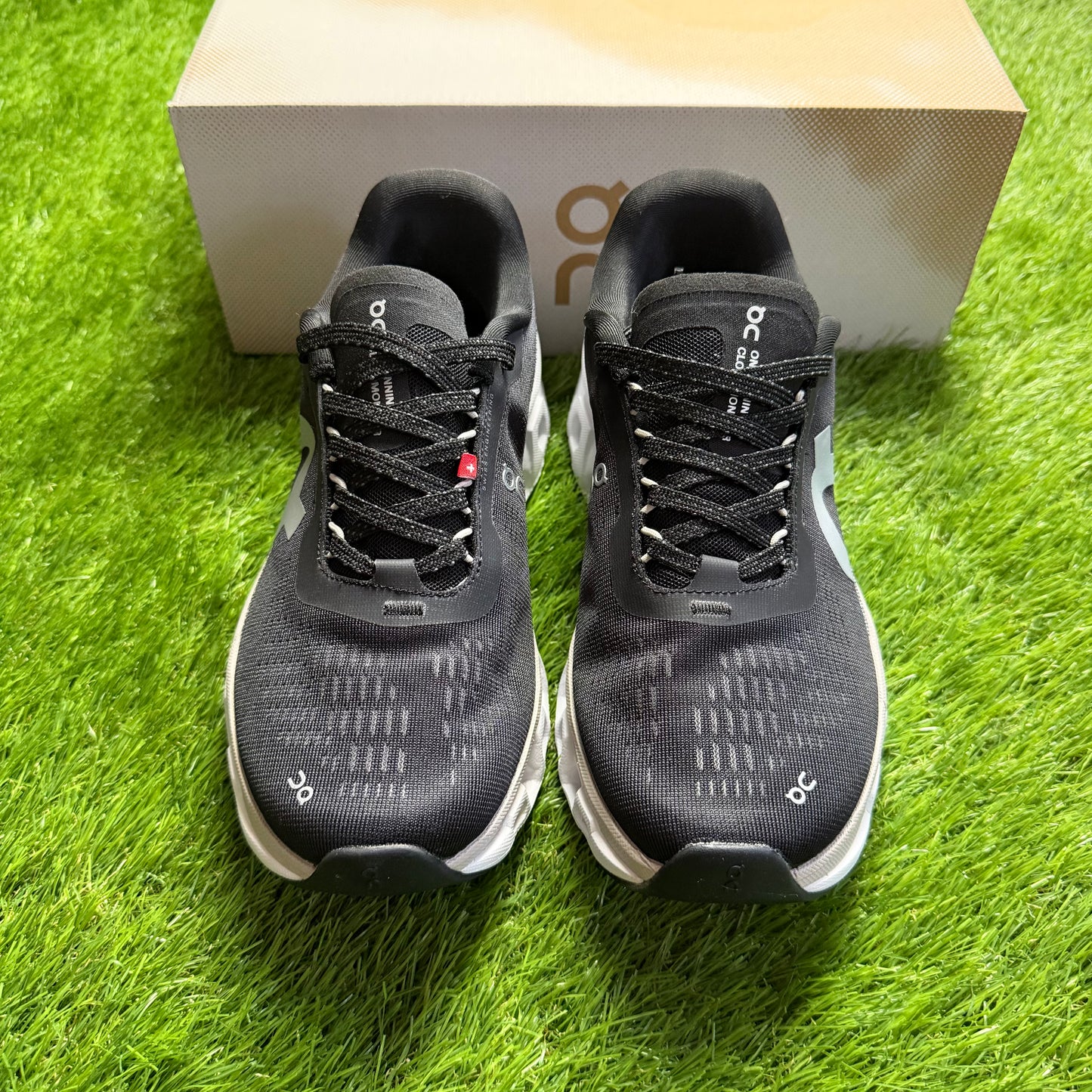ON Running Cloudmonster 2 Black Frost | EU37 23CM | Jak nowe | Outlet / Pre-owned