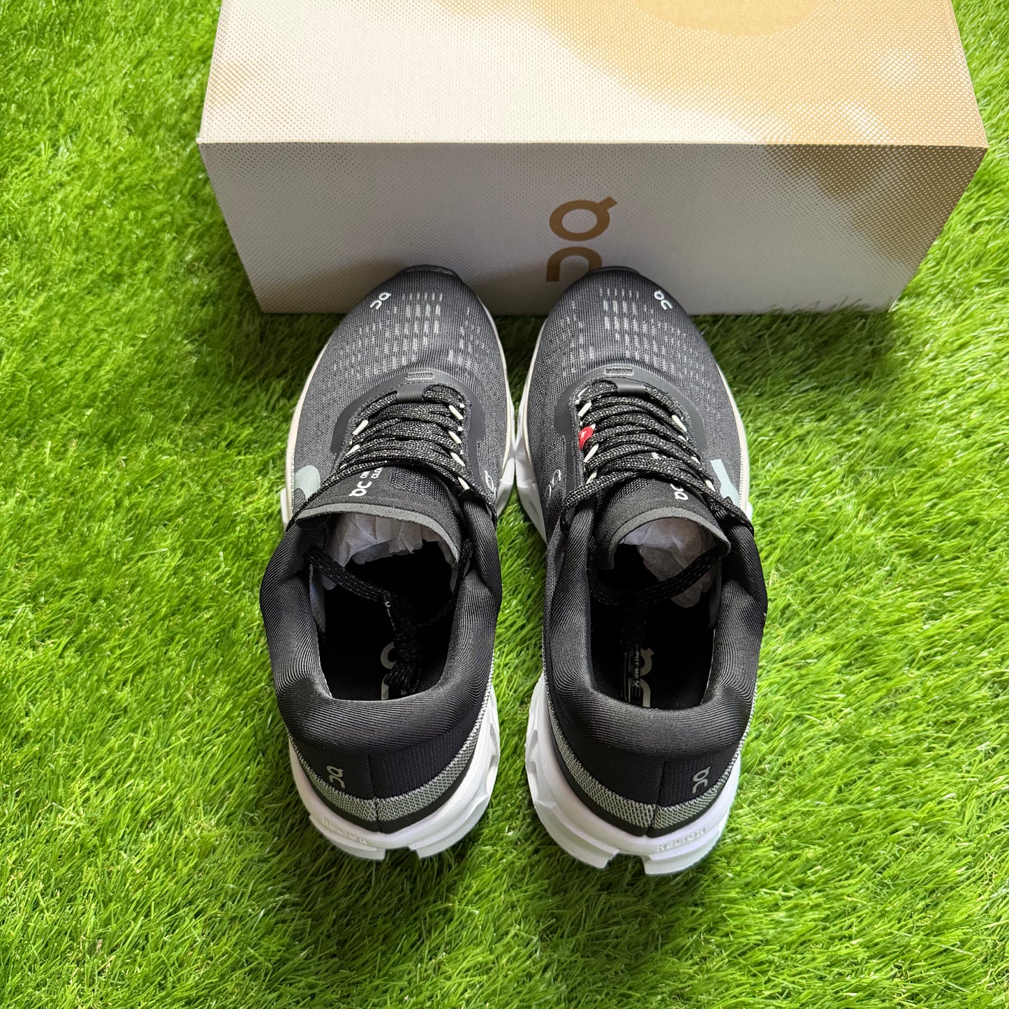 ON Running Cloudmonster 2 Black Frost | EU37 23CM | Jak nowe | Outlet / Pre-owned