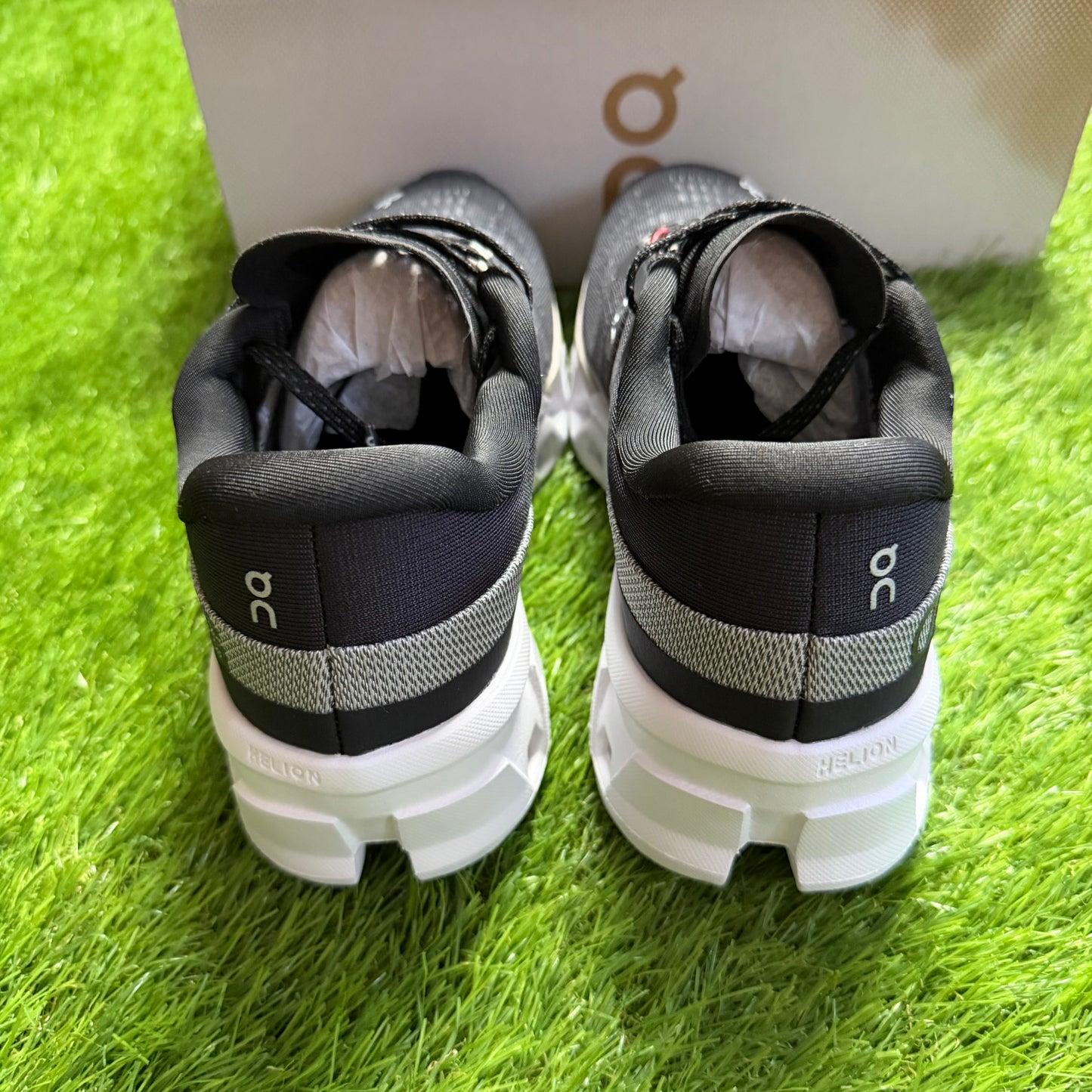ON Running Cloudmonster 2 Black Frost | EU37 23CM | Jak nowe | Outlet / Pre-owned