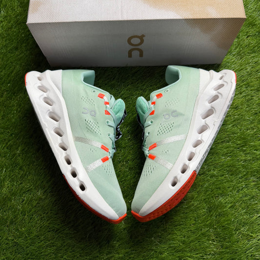 ON Running Cloudsurfer Creek White | EU41 26CM | Jak nowe | Outlet / Pre-owned