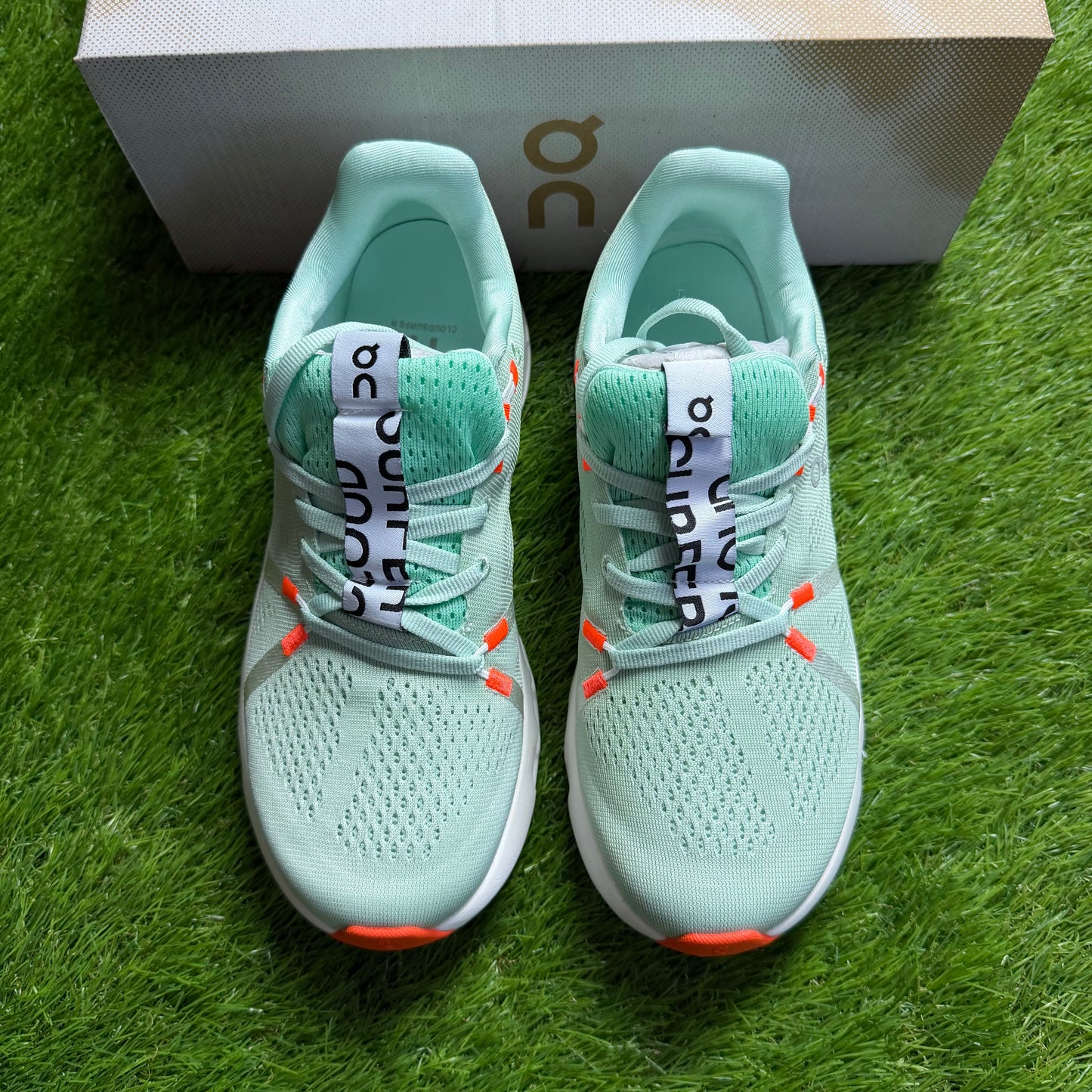 ON Running Cloudsurfer Creek White | EU37 23CM | Jak nowe | Outlet / Pre-owned