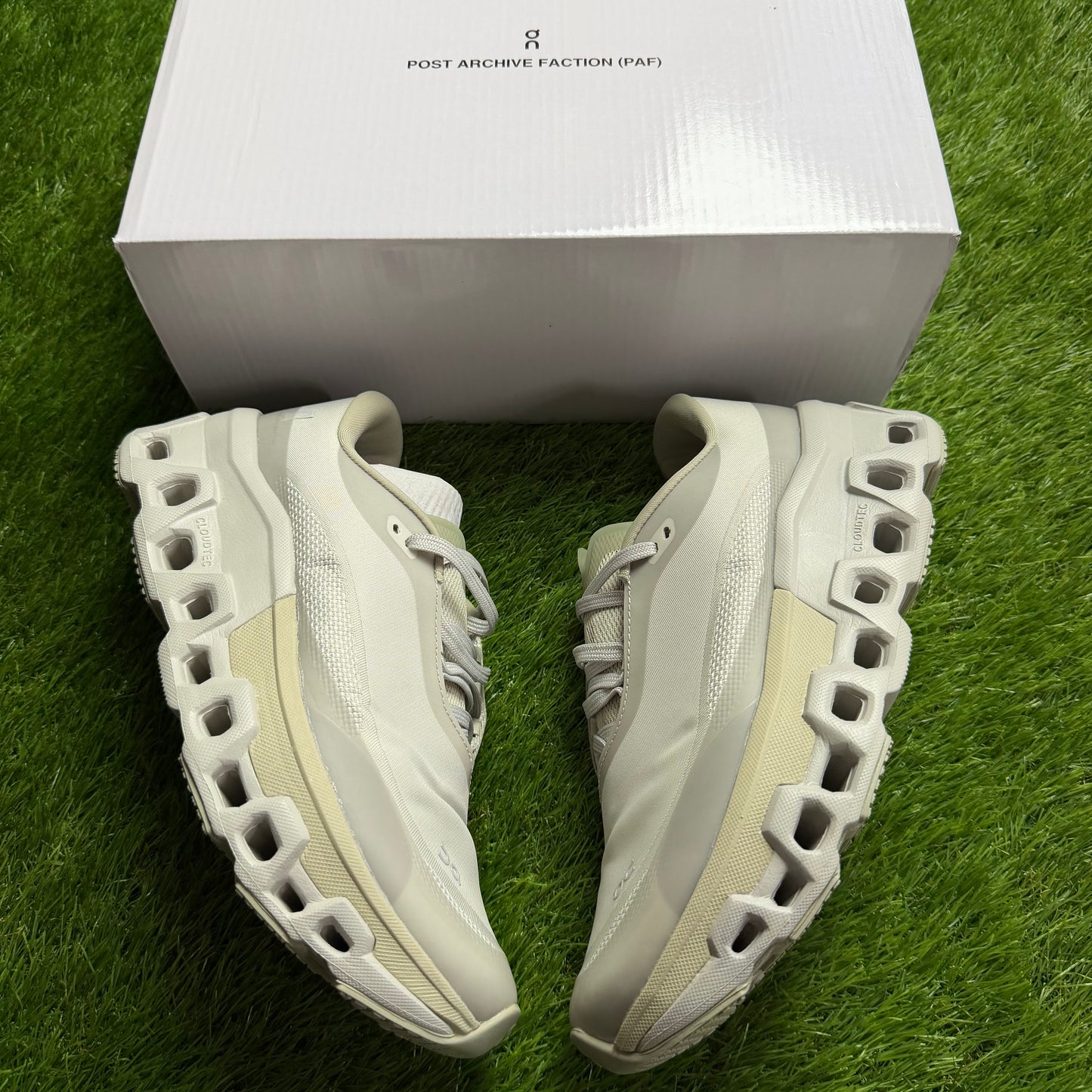 ON Running Cloudmonster 2 PAF Moondust | EU40.5 25.5CM | Jak nowe | Outlet / Pre-owned