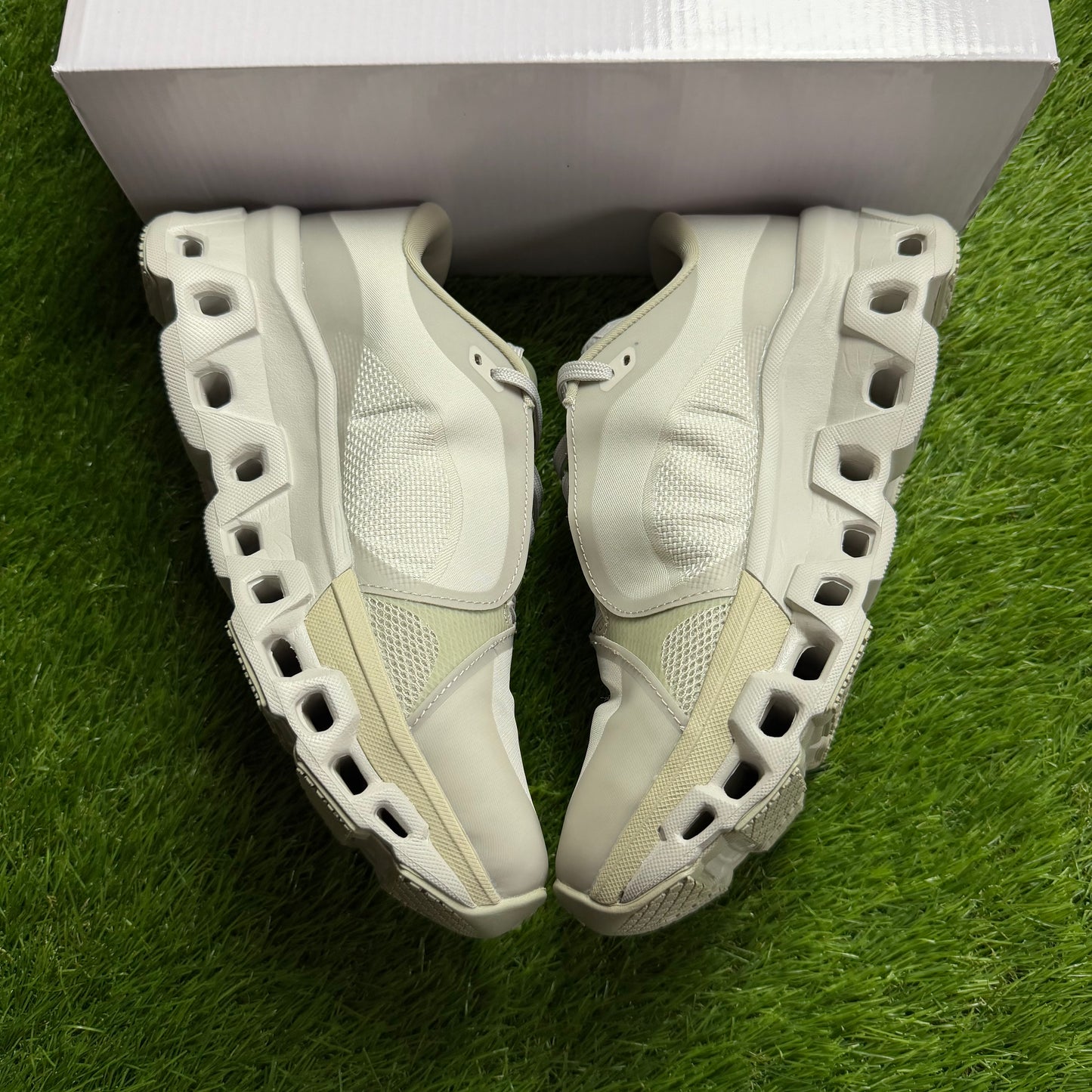 ON Running Cloudmonster 2 PAF Moondust | EU40.5 25.5CM | Jak nowe | Outlet / Pre-owned