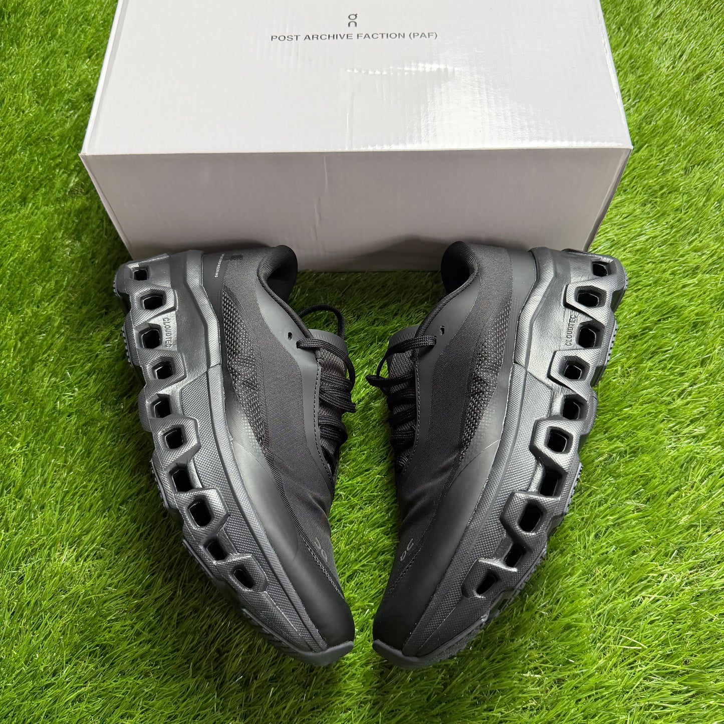 ON Running Cloudmonster 2 PAF BLACK  | EU37 23CM | Jak nowe | Outlet / Pre-owned