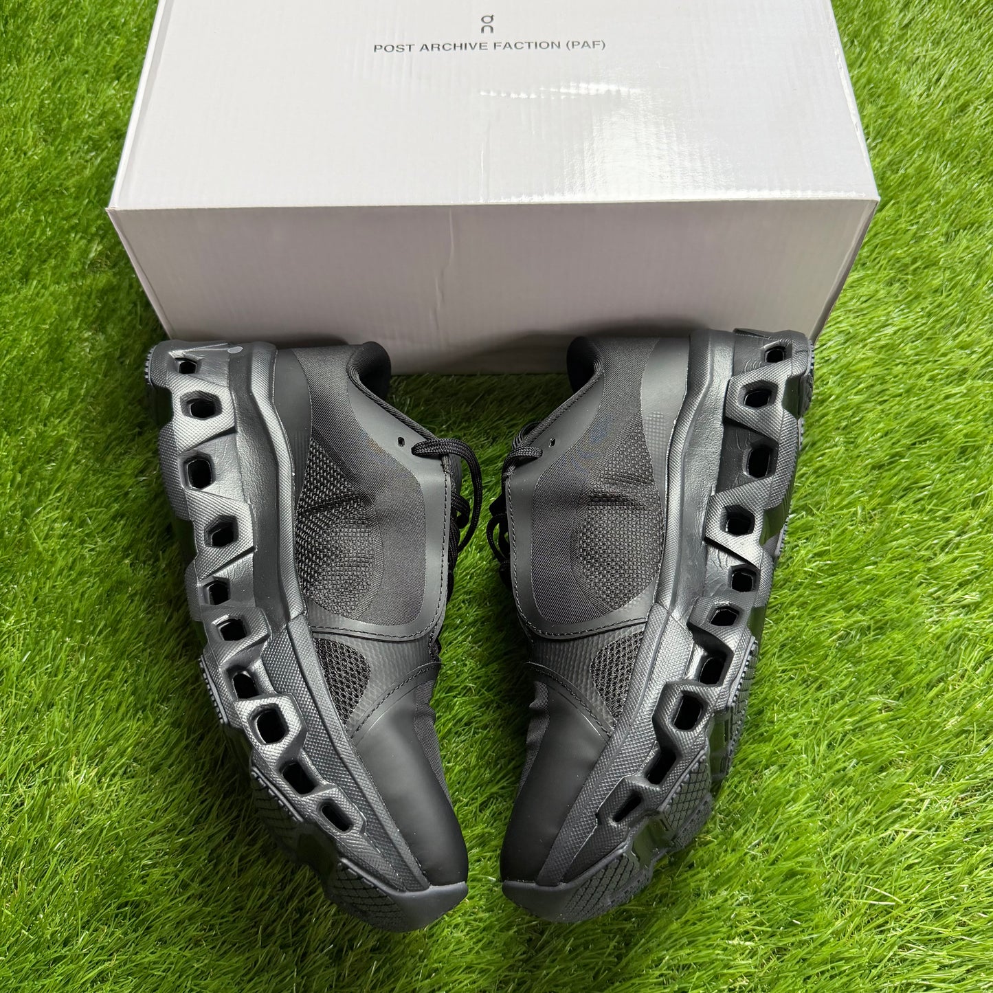 ON Running Cloudmonster 2 PAF BLACK  | EU37 23CM | Jak nowe | Outlet / Pre-owned