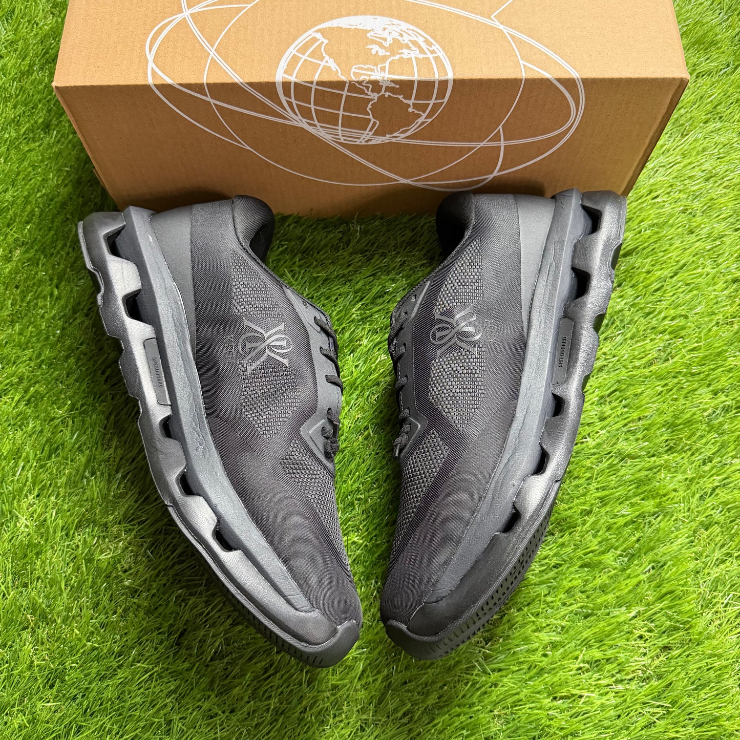 ON Running Cloudzone KITH BLACK  | EU40 25CM | Jak nowe | Outlet / Pre-owned