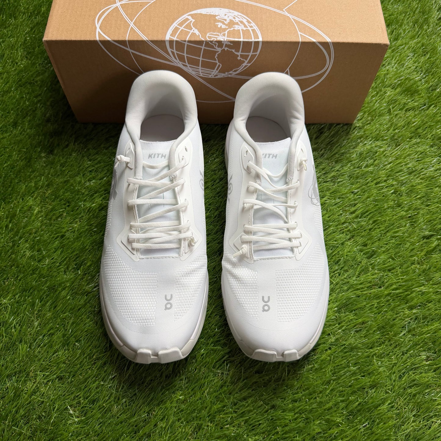 ON Running Cloudzone KITH White Ice  | EU37 23CM | Jak nowe | Outlet / Pre-owned