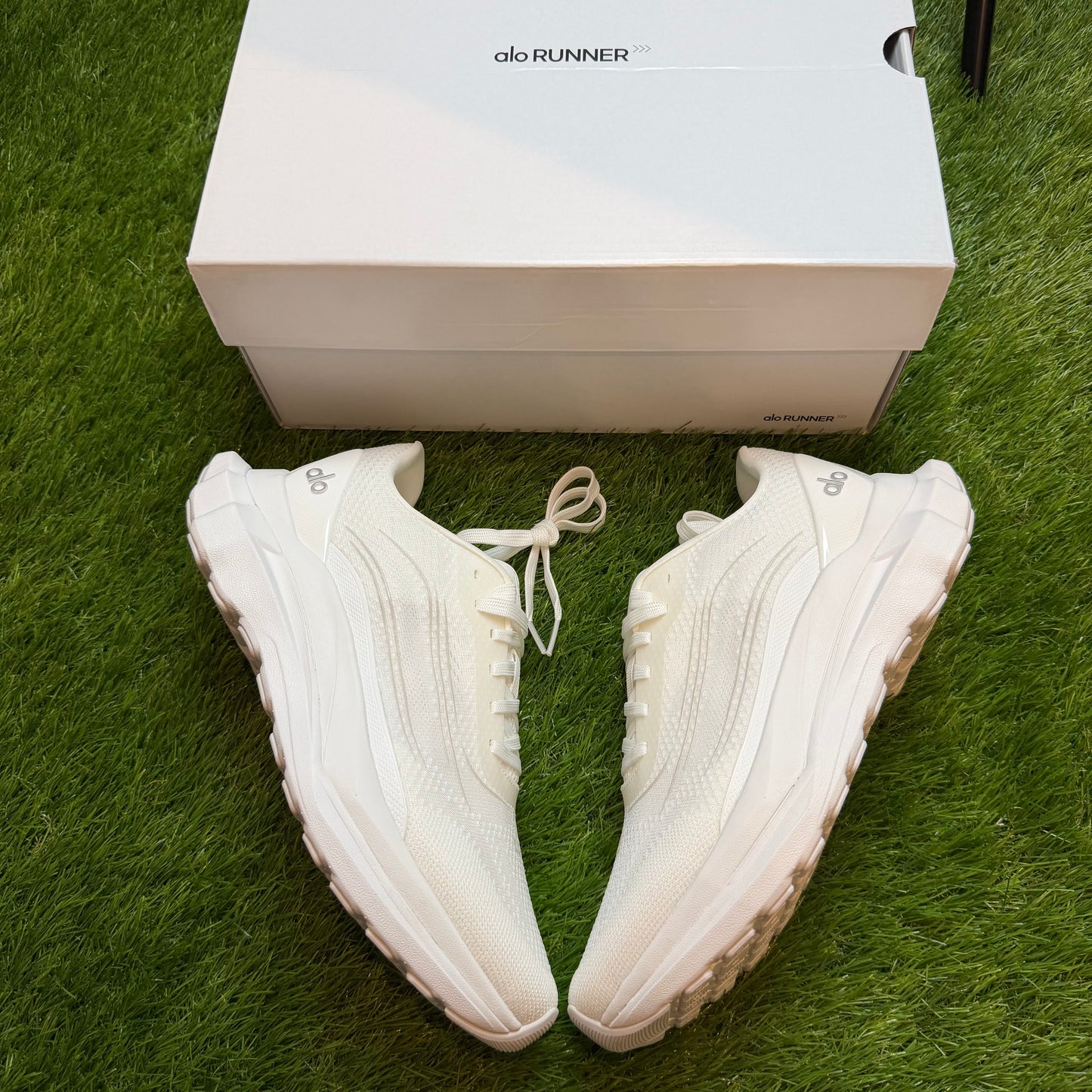 ALO Runner White | EU36 23CM | Jak nowe | Outlet / Pre-owned