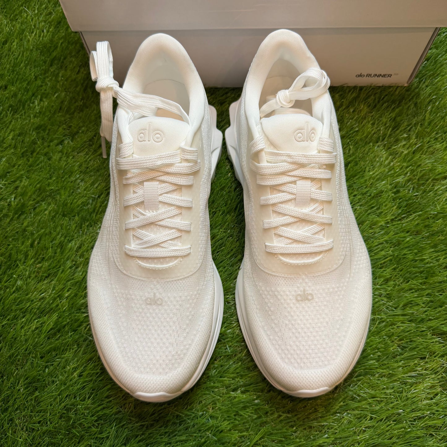 ALO Runner White | EU36 23CM | Jak nowe | Outlet / Pre-owned