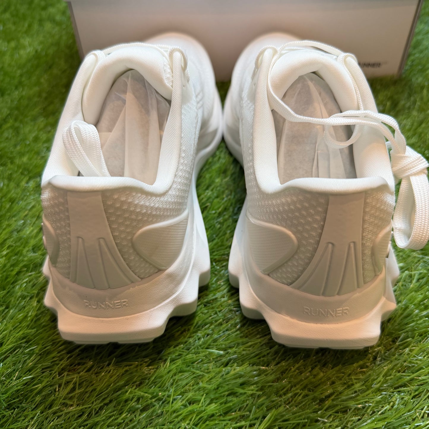 ALO Runner White | EU36 23CM | Jak nowe | Outlet / Pre-owned