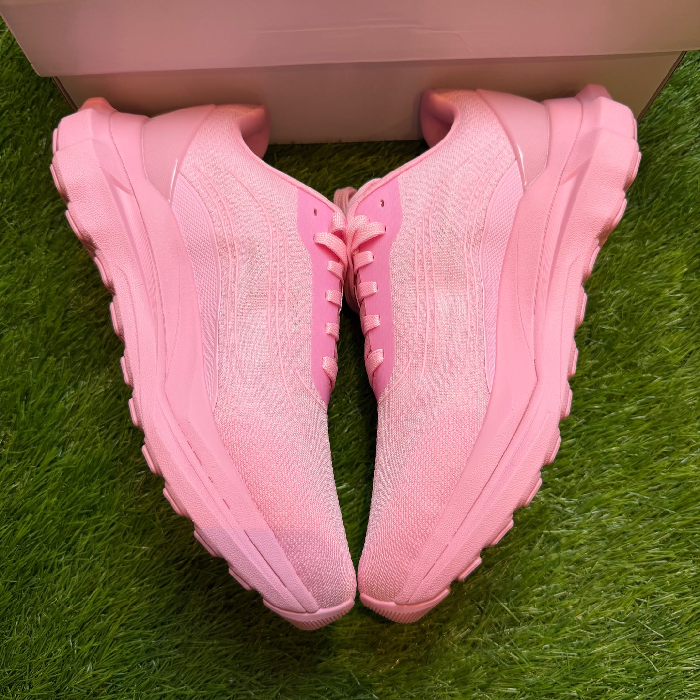ALO Runner Pink | EU36 23CM | Jak nowe | Outlet / Pre-owned