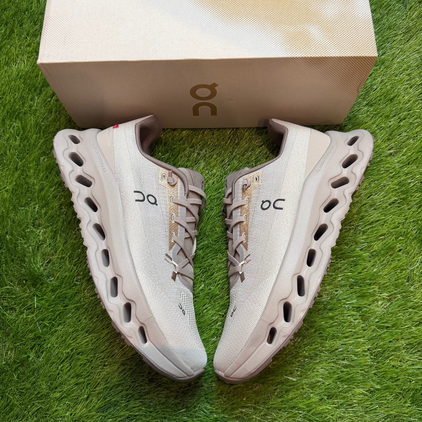 ON Running Cloudtilt Cinder Ash  | EU36 22CM | Jak nowe | Outlet / Pre-owned